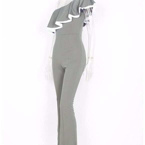 NWT One Shoulder Ruffle Bell Bottom 70s Jumpsuit. - Picture 3 of 4